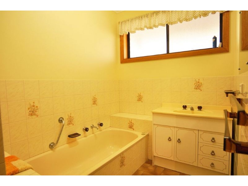 43 Williams St, Inverloch VIC 3996