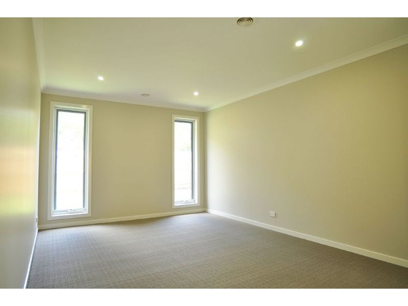 1 Blue Wren Way, Inverloch VIC 3996