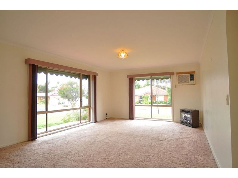 5 Heather Grv, Inverloch VIC 3996