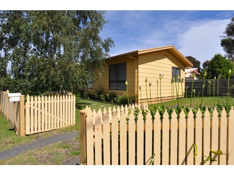 2 Alwyn Court, Inverloch VIC 3996