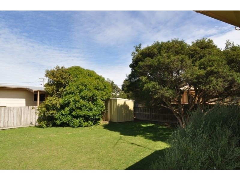 2 Alwyn Court, Inverloch VIC 3996