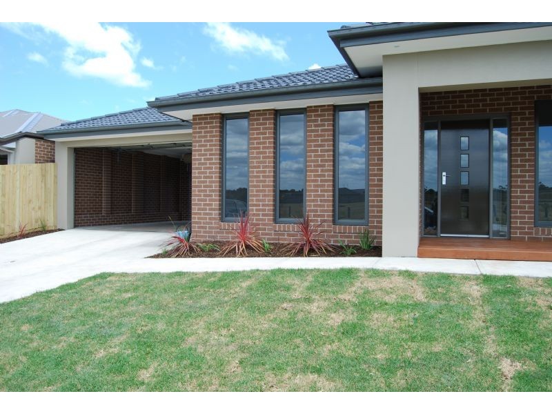 11 Queenscliff Drive, Inverloch VIC 3996