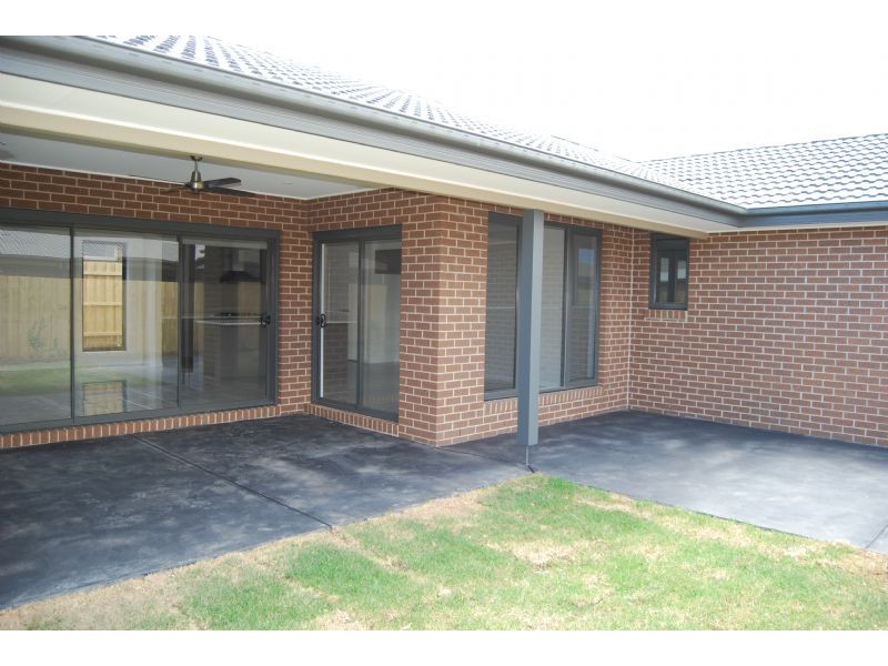 11 Queenscliff Drive, Inverloch VIC 3996