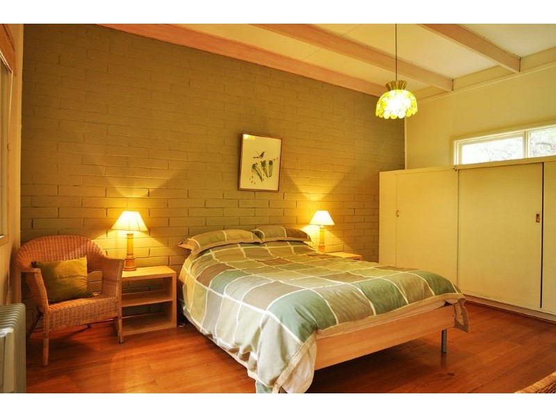 132 Lohr Ave, Inverloch VIC 3996