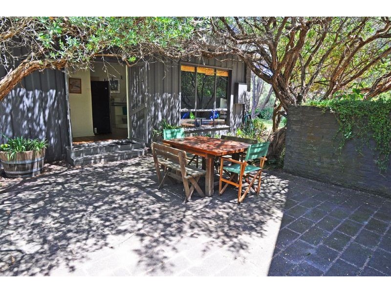 132 Lohr Ave, Inverloch VIC 3996