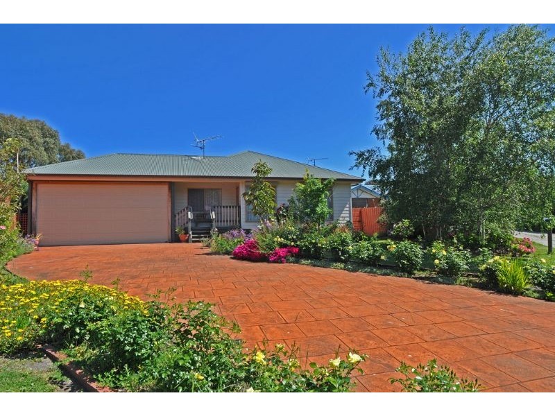 4 Ascot Place, Inverloch VIC 3996