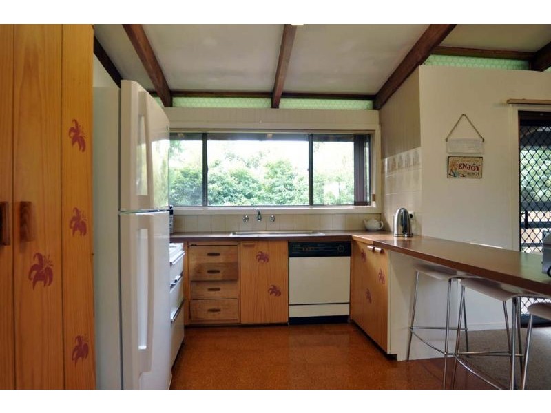 25 Gordon Avenue, Inverloch VIC 3996