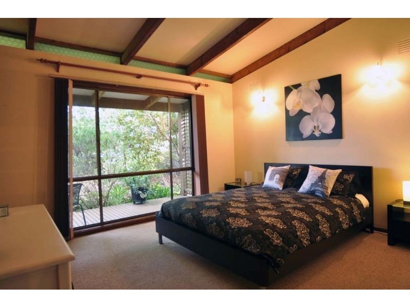 25 Gordon Avenue, Inverloch VIC 3996