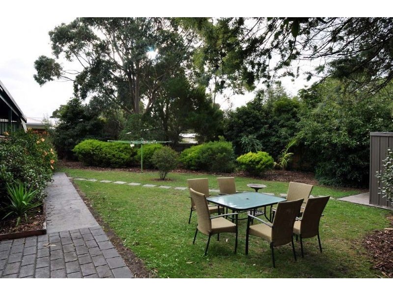 25 Gordon Avenue, Inverloch VIC 3996