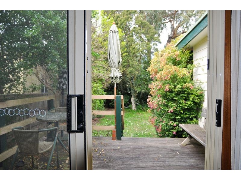 16 Nautlius Rd, Inverloch VIC 3996