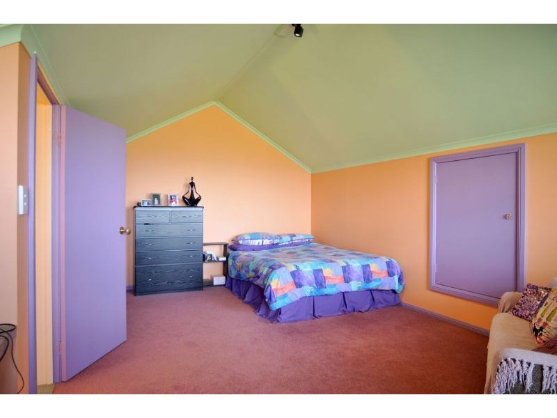 240 Lomagnos Rd, Outtrim VIC 3951