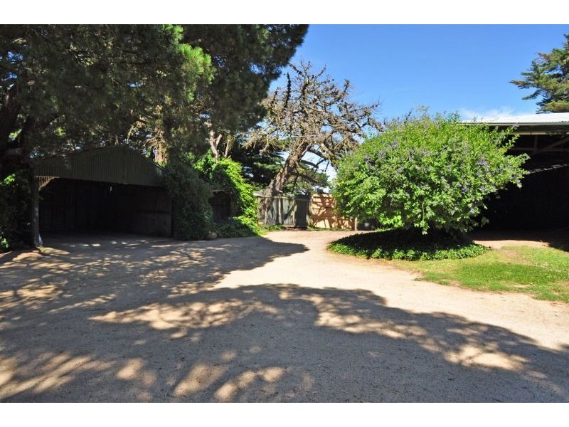 240 Lomagnos Rd, Outtrim VIC 3951