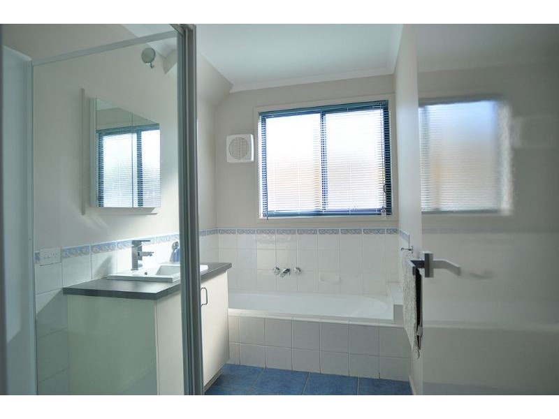 9 Endeavour Place, Inverloch VIC 3996