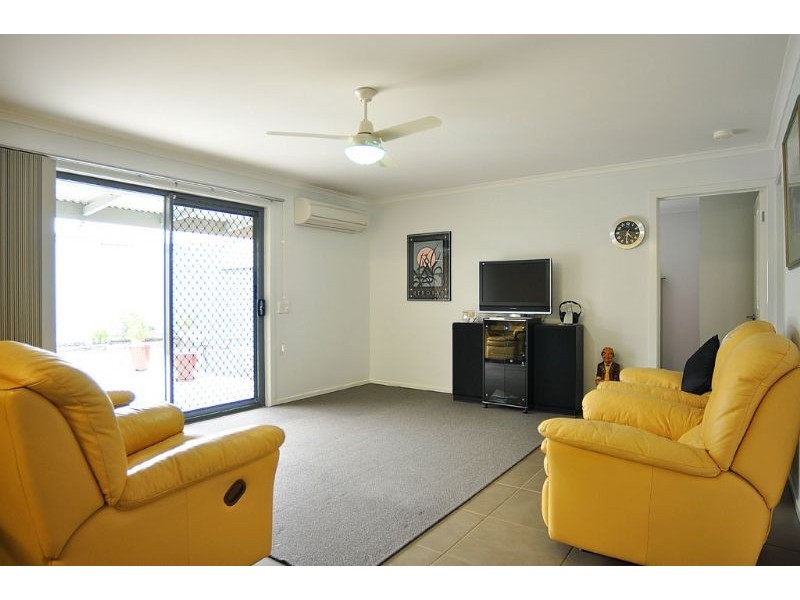 8 Surrey Place, Inverloch VIC 3996