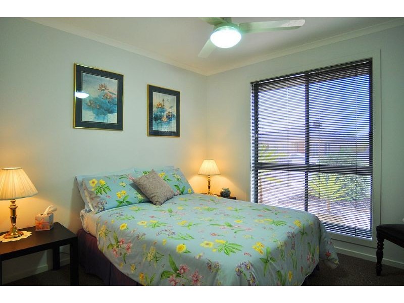 8 Surrey Place, Inverloch VIC 3996