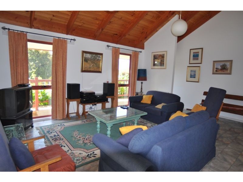 13 Beilby Ave, Inverloch VIC 3996