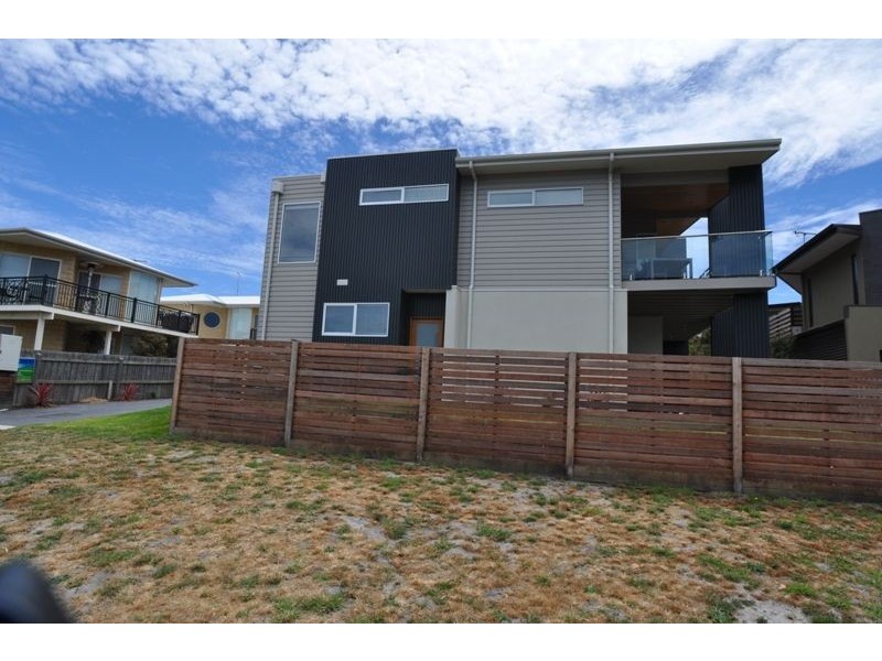 2/7 Scarborough Street, Inverloch VIC 3996
