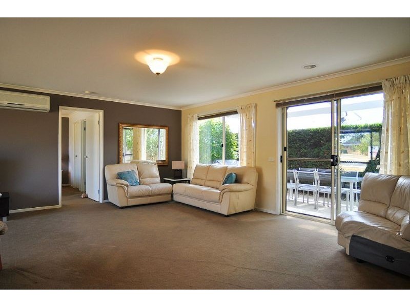 2 Queenscliff Drive, Inverloch VIC 3996