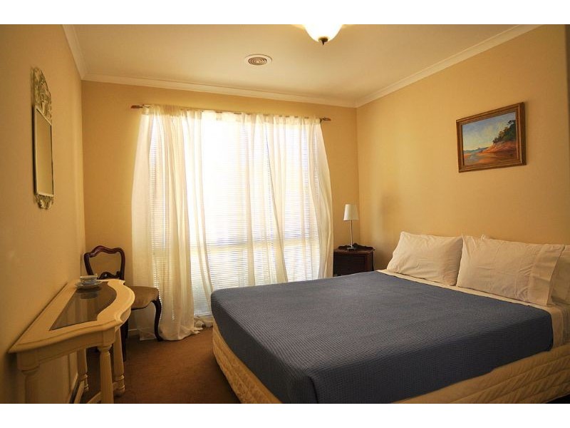 2 Queenscliff Drive, Inverloch VIC 3996