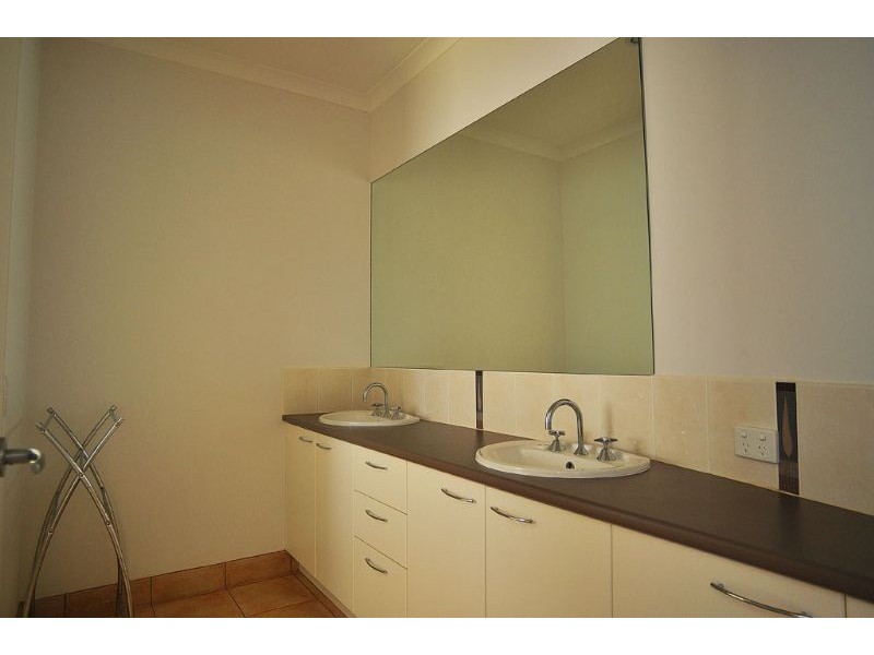 90 Ripple Drv, Inverloch VIC 3996