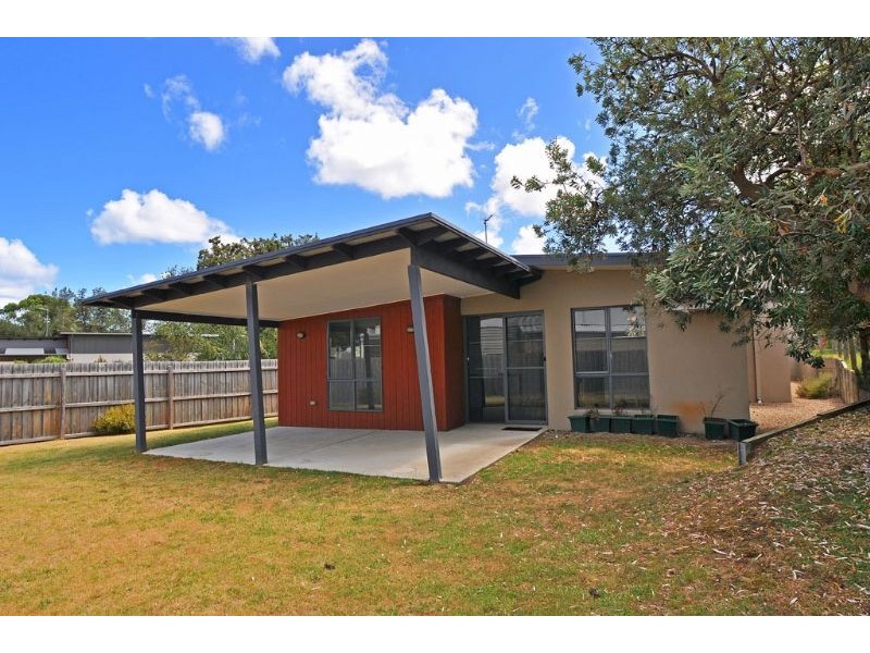 90 Ripple Drv, Inverloch VIC 3996