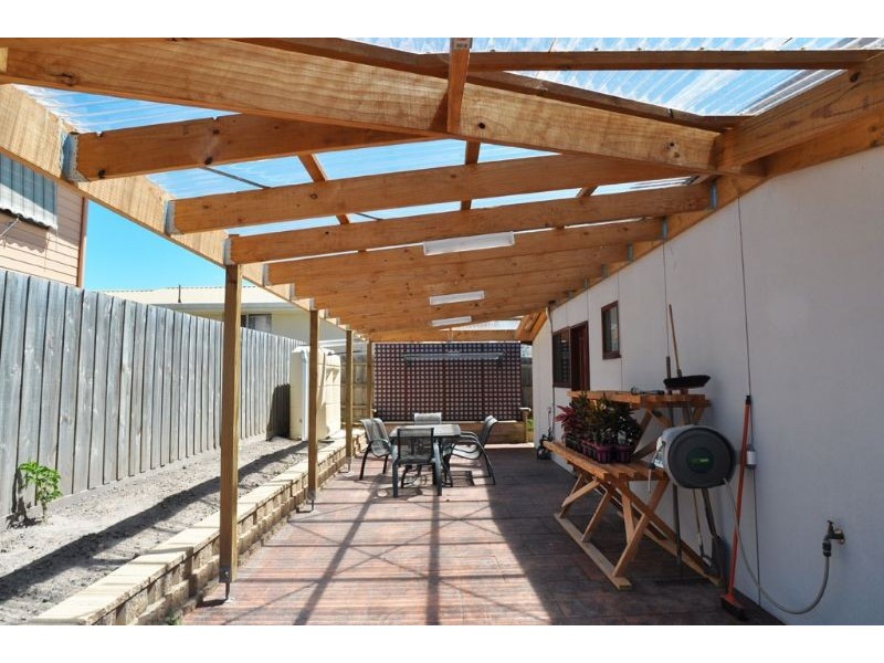 15 Dixon St, Inverloch VIC 3996