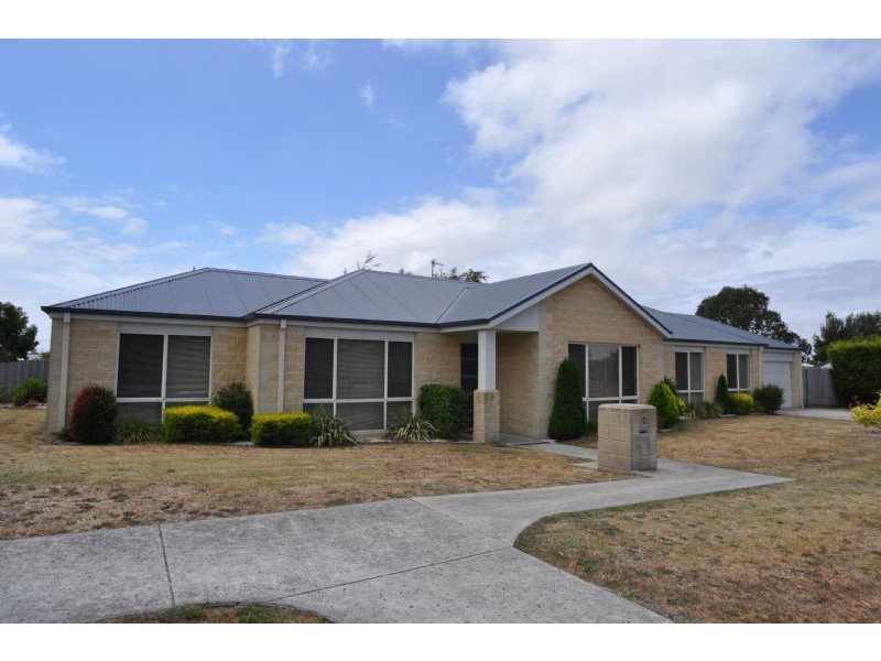 2 Queenscliff Drive, Inverloch VIC 3996