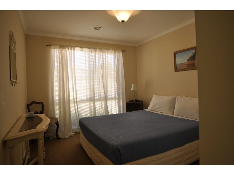 2 Queenscliff Drive, Inverloch VIC 3996