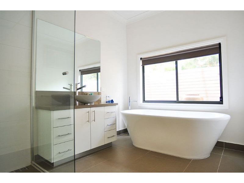 4 Venus St, Inverloch VIC 3996