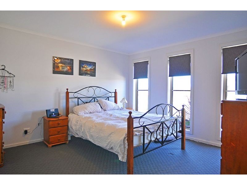 5 Cassinia St, Inverloch VIC 3996