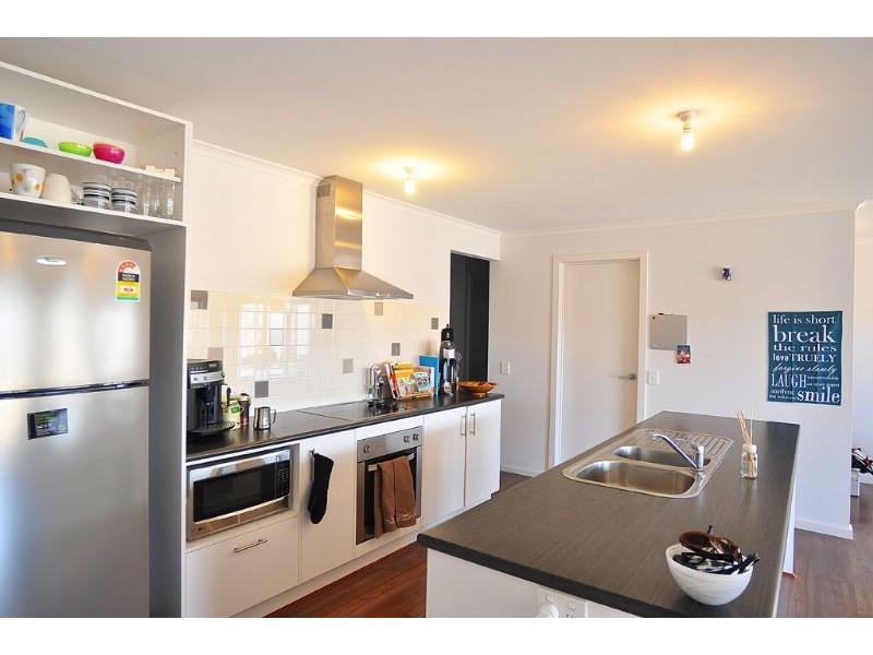 5 Cassinia St, Inverloch VIC 3996