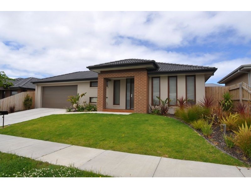 13 Queenscliff Drive, Inverloch VIC 3996