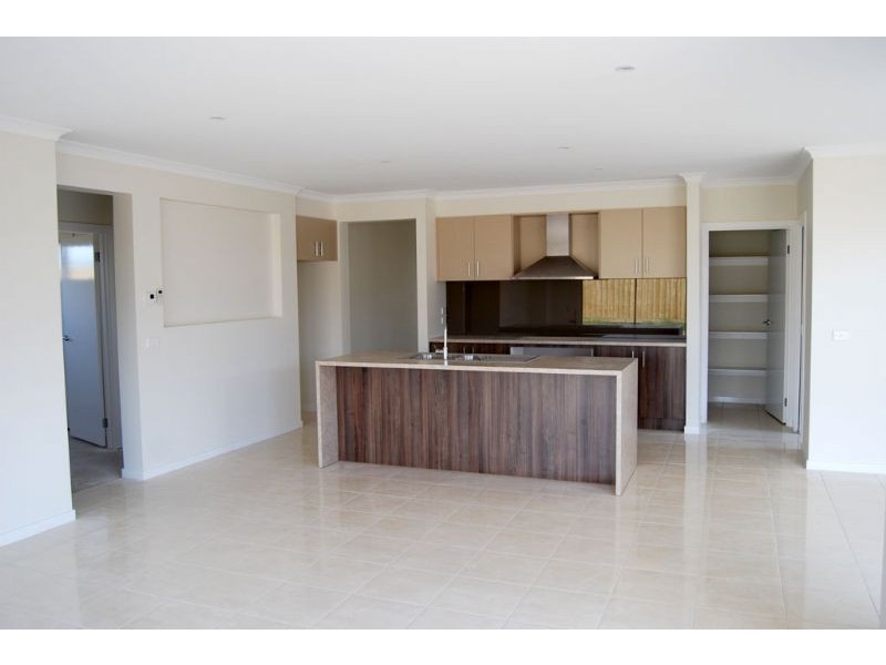 13 Queenscliff Drive, Inverloch VIC 3996