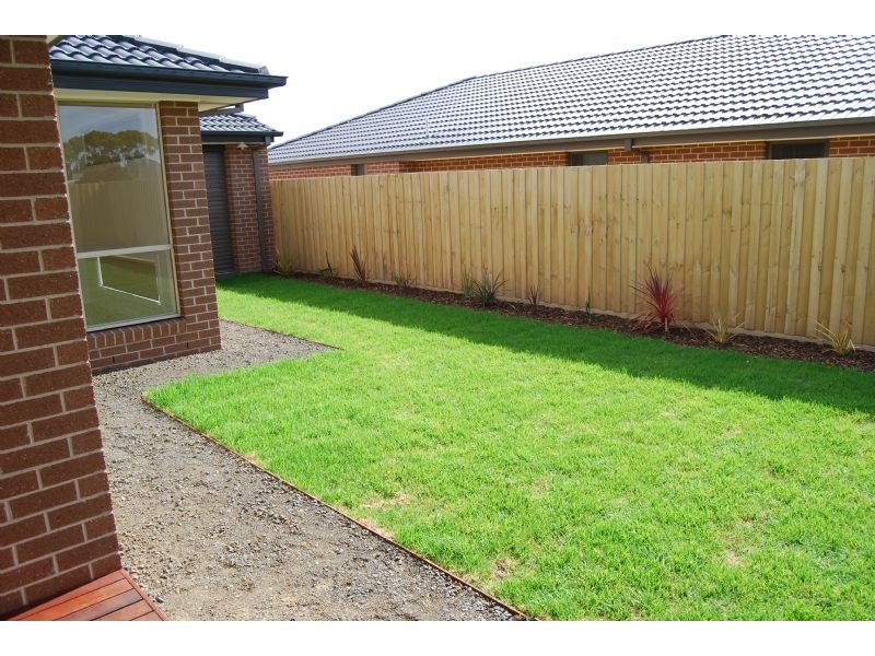 13 Queenscliff Drive, Inverloch VIC 3996