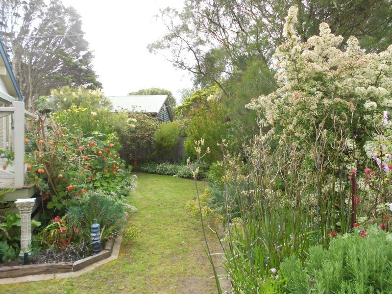 9 Anderson Avenue, Inverloch VIC 3996