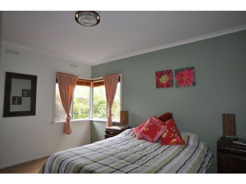 8 Corsair Grove, Inverloch VIC 3996