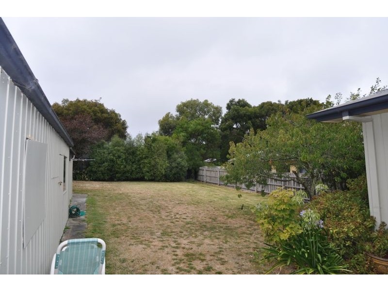 8 Corsair Grove, Inverloch VIC 3996