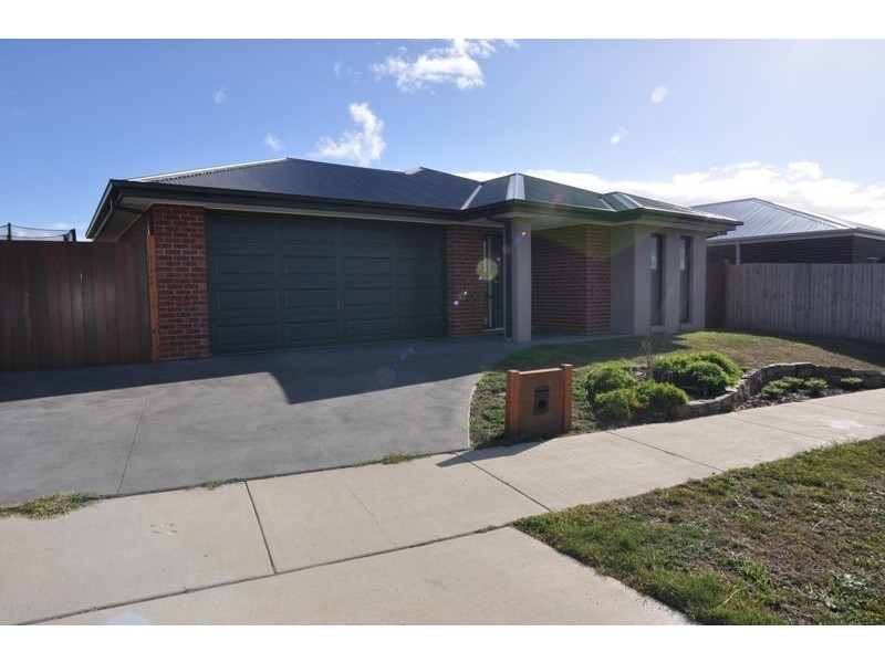 2 Plover Way, Inverloch VIC 3996