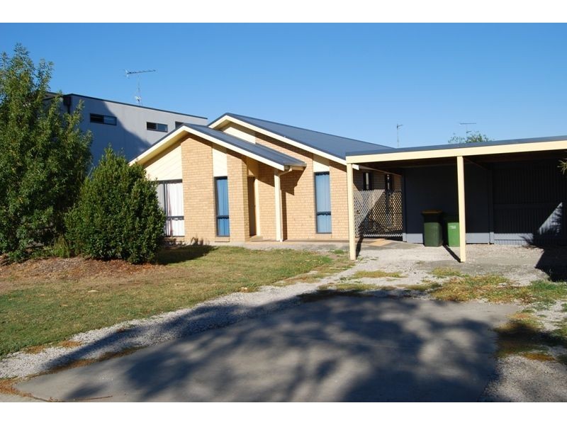 21 Ullathornes Road, Inverloch VIC 3996