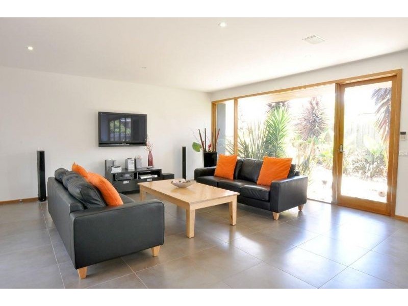 16a High Street, Inverloch VIC 3996