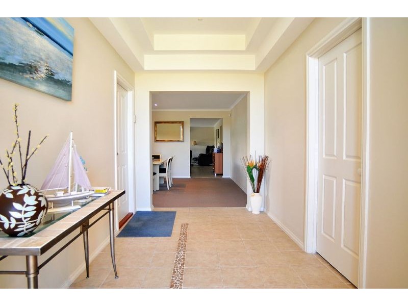 10 Royal Pde, Inverloch VIC 3996