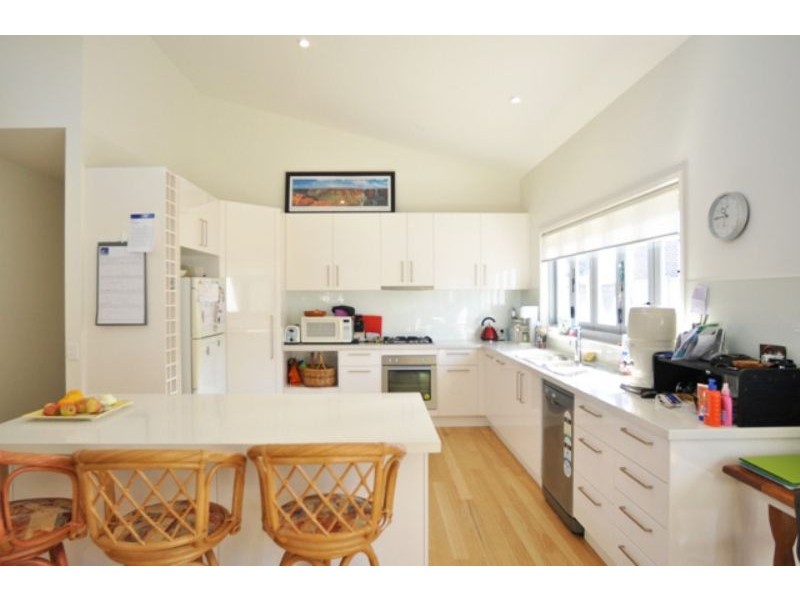 27 Paperbark Plc, Inverloch VIC 3996