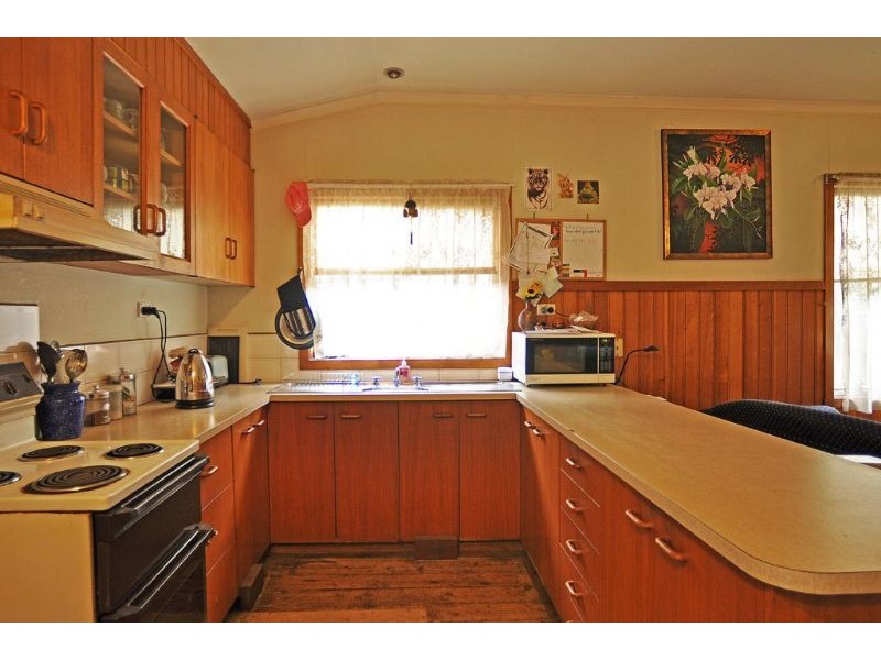 37 Grandview Grv, Inverloch VIC 3996