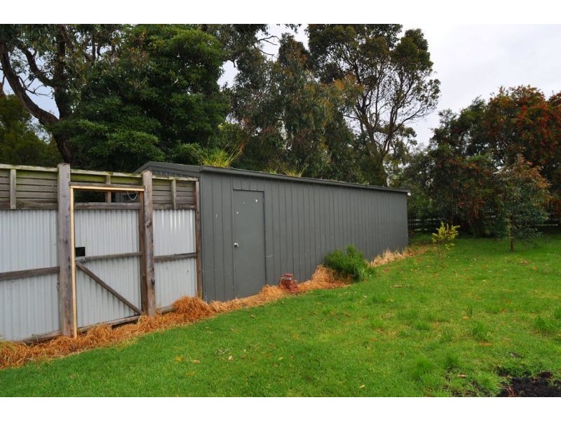 37 Grandview Grv, Inverloch VIC 3996