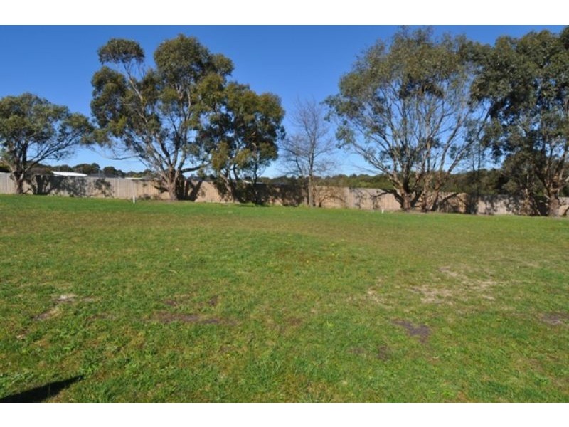 28, 26 & 24 Correa Plc, Inverloch VIC 3996