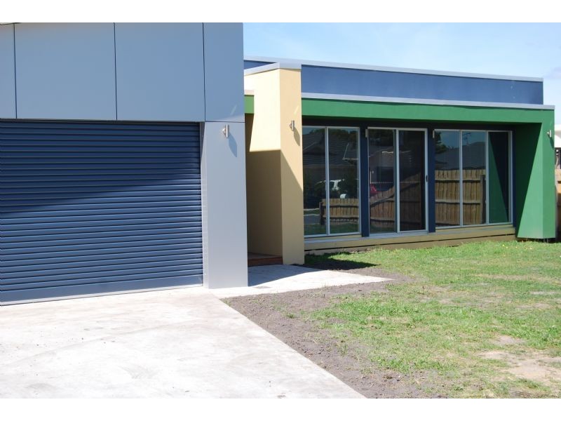 5 Dianne Place, Inverloch VIC 3996