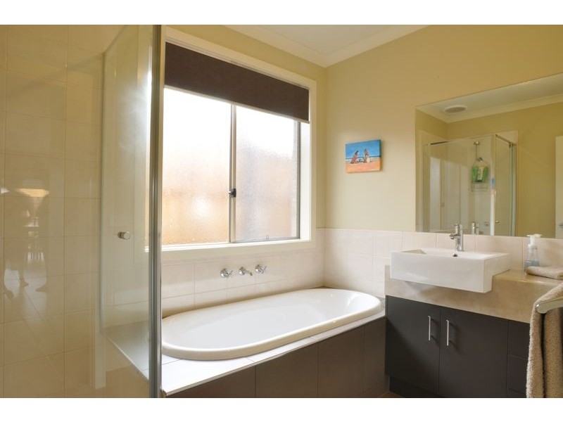 5 Dianne Place, Inverloch VIC 3996