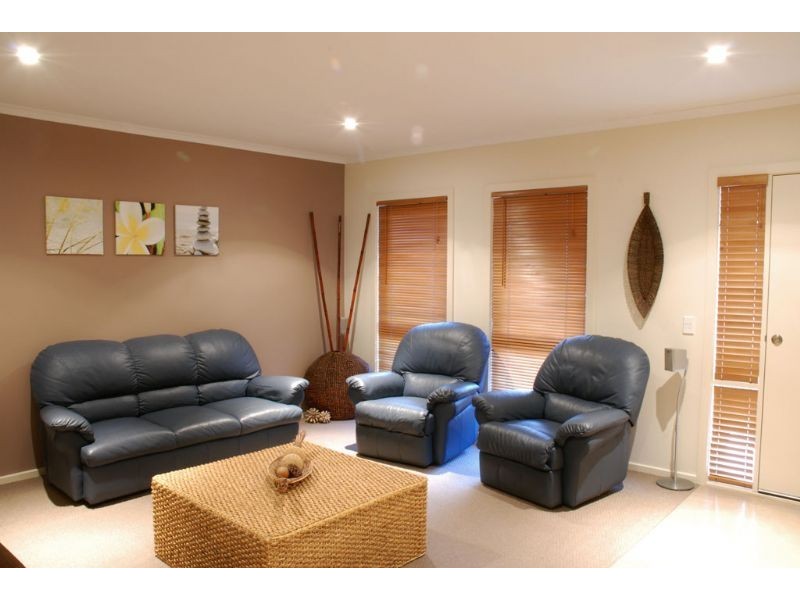 8 Queenscliff, Inverloch VIC 3996