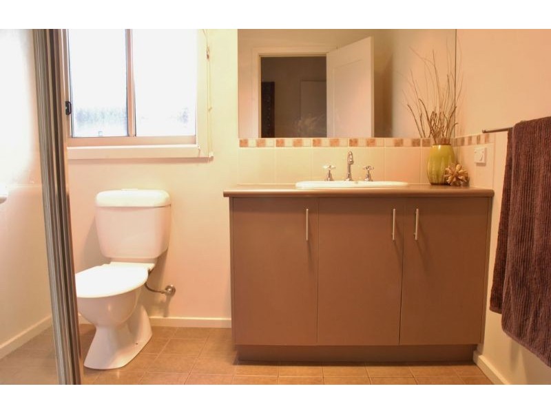 8 Queenscliff, Inverloch VIC 3996