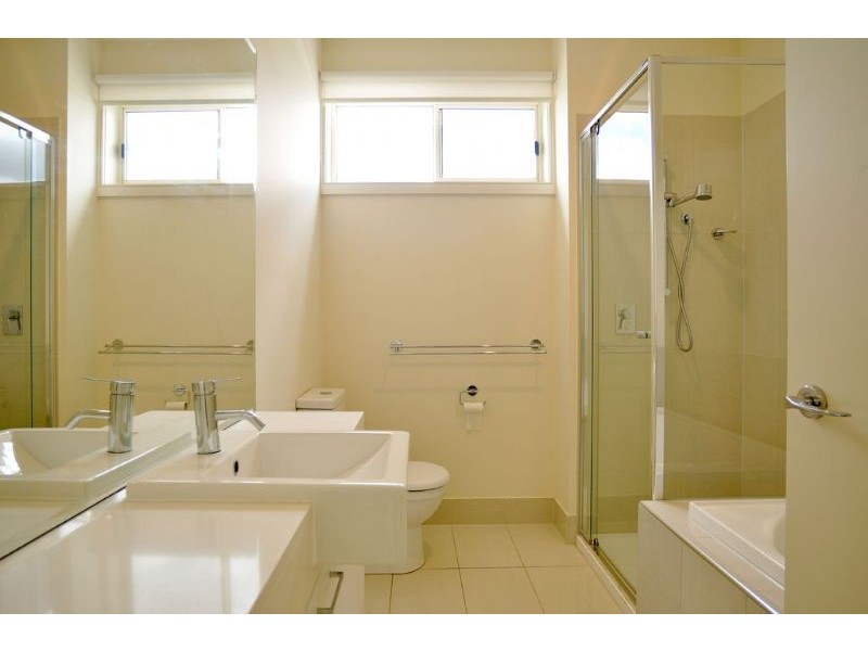 7/5 Lindsay Cls`, Inverloch VIC 3996